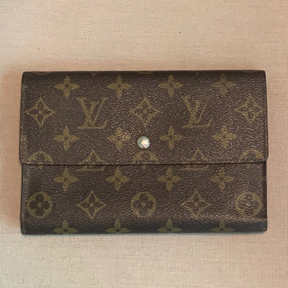 Authentic Louis Vuitton Passport Wallet